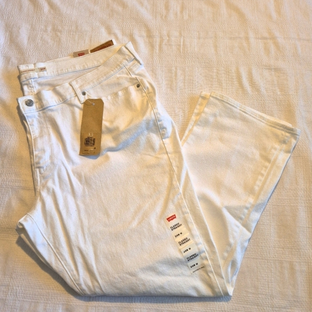 Levi's women's size 24W white classic straight mid rise white jeans, NWT